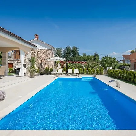 Luxury Nikol Holiday home