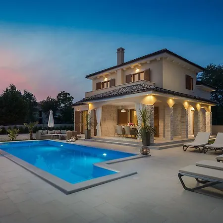 Luxury Nikol Holiday home *